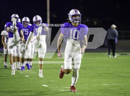 Thumbnail 1 in Tidehaven vs. Lexington (UIL 3A Division II Football Region 4 Quarterfinal) photogallery.