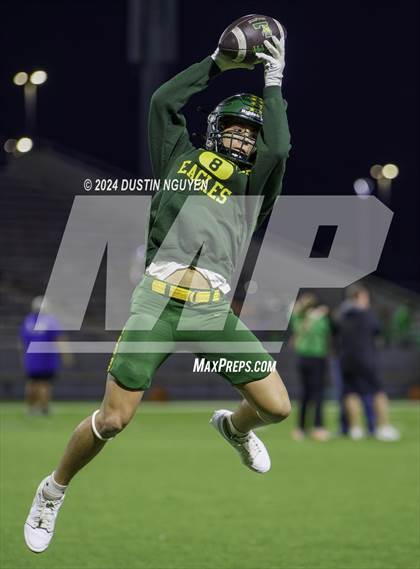Thumbnail 1 in Tidehaven vs. Lexington (UIL 3A Division II Football Region 4 Quarterfinal) photogallery.