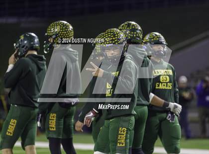 Thumbnail 3 in Tidehaven vs. Lexington (UIL 3A Division II Football Region 4 Quarterfinal) photogallery.