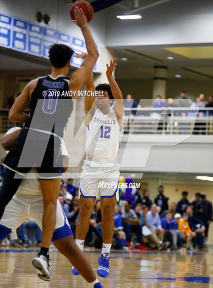 Thumbnail 2 in McCallie vs. IMG Academy photogallery.