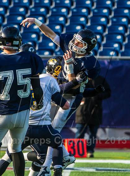 Thumbnail 1 in Littleton vs. Cohasset (MIAA Division 6 Final) photogallery.