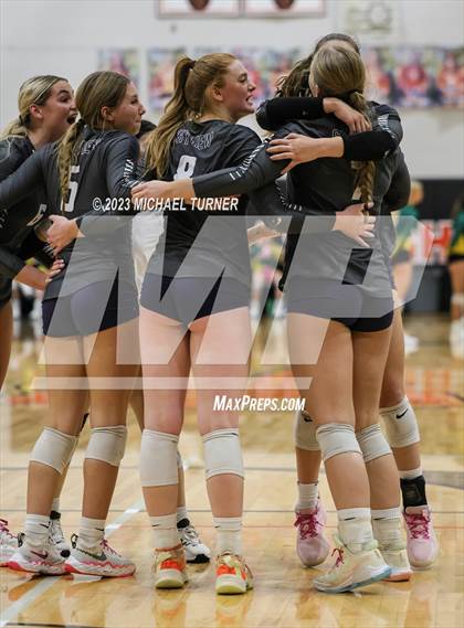 Thumbnail 2 in Lakeland vs Skyview (IHSAA 4A Quarter Final) photogallery.
