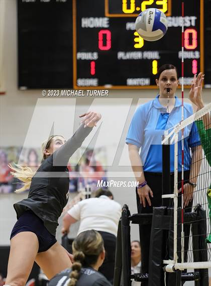 Thumbnail 2 in Lakeland vs Skyview (IHSAA 4A Quarter Final) photogallery.