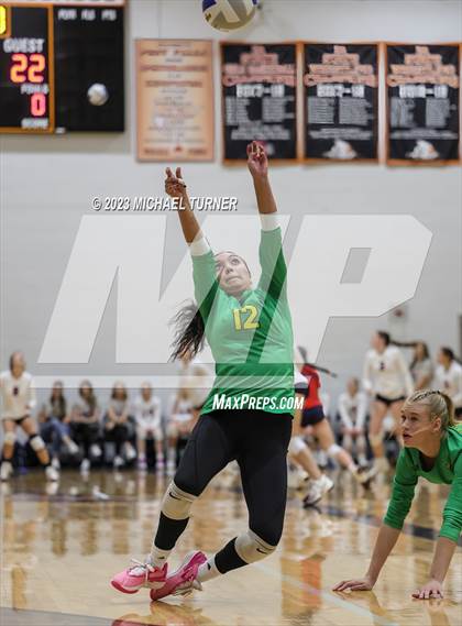 Thumbnail 3 in Lakeland vs Skyview (IHSAA 4A Quarter Final) photogallery.