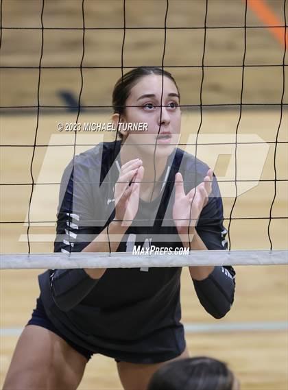 Thumbnail 2 in Lakeland vs Skyview (IHSAA 4A Quarter Final) photogallery.