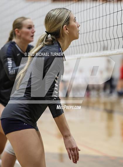Thumbnail 2 in Lakeland vs Skyview (IHSAA 4A Quarter Final) photogallery.