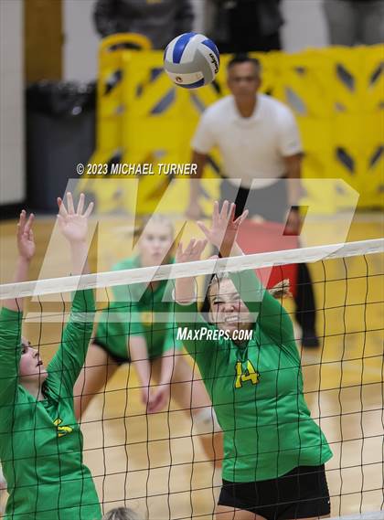 Thumbnail 3 in Lakeland vs Skyview (IHSAA 4A Quarter Final) photogallery.