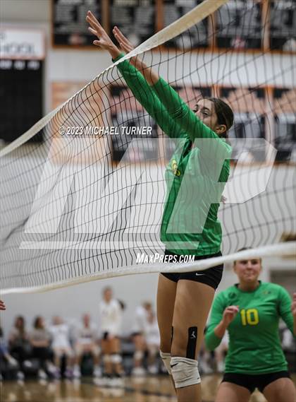 Thumbnail 3 in Lakeland vs Skyview (IHSAA 4A Quarter Final) photogallery.
