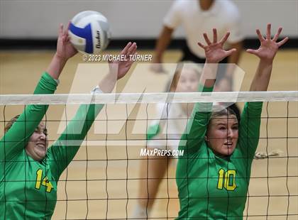 Thumbnail 1 in Lakeland vs Skyview (IHSAA 4A Quarter Final) photogallery.