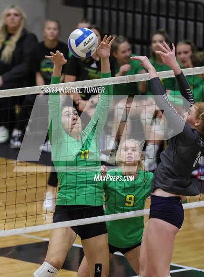 Thumbnail 2 in Lakeland vs Skyview (IHSAA 4A Quarter Final) photogallery.