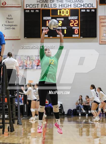 Thumbnail 1 in Lakeland vs Skyview (IHSAA 4A Quarter Final) photogallery.