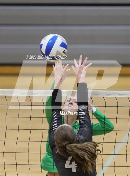 Thumbnail 1 in Lakeland vs Skyview (IHSAA 4A Quarter Final) photogallery.