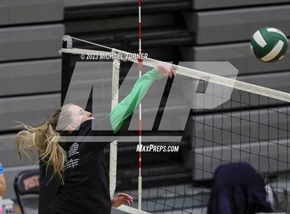 Thumbnail 3 in Lakeland vs Skyview (IHSAA 4A Quarter Final) photogallery.