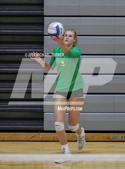 Thumbnail 3 in Lakeland vs Skyview (IHSAA 4A Quarter Final) photogallery.