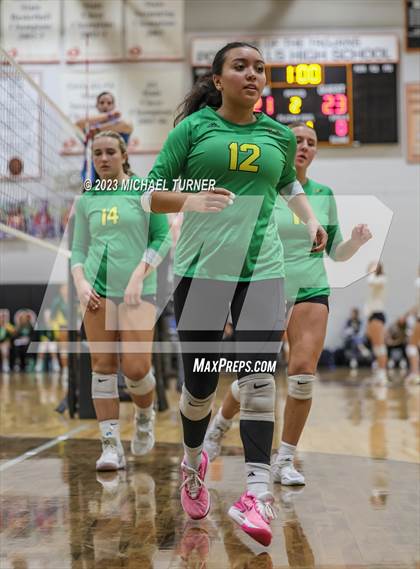 Thumbnail 2 in Lakeland vs Skyview (IHSAA 4A Quarter Final) photogallery.