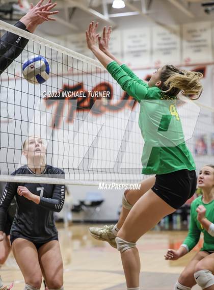 Thumbnail 1 in Lakeland vs Skyview (IHSAA 4A Quarter Final) photogallery.