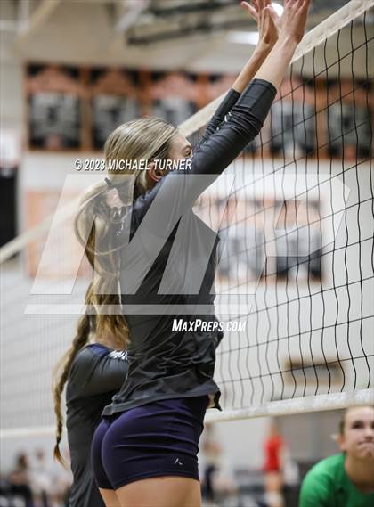 Thumbnail 3 in Lakeland vs Skyview (IHSAA 4A Quarter Final) photogallery.