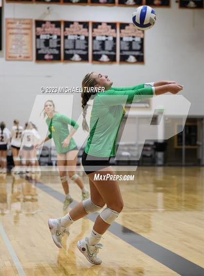 Thumbnail 3 in Lakeland vs Skyview (IHSAA 4A Quarter Final) photogallery.