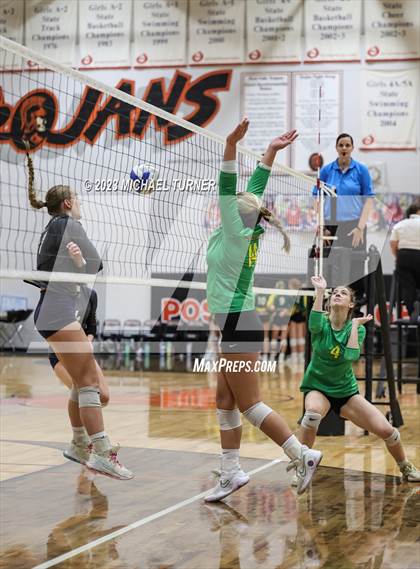 Thumbnail 1 in Lakeland vs Skyview (IHSAA 4A Quarter Final) photogallery.