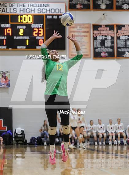 Thumbnail 1 in Lakeland vs Skyview (IHSAA 4A Quarter Final) photogallery.