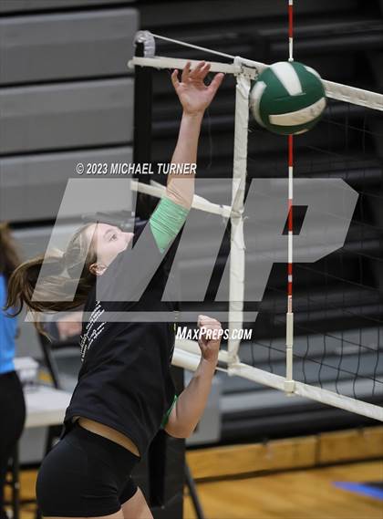 Thumbnail 2 in Lakeland vs Skyview (IHSAA 4A Quarter Final) photogallery.