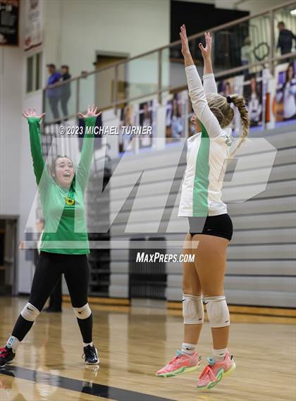 Thumbnail 3 in Lakeland vs Skyview (IHSAA 4A Quarter Final) photogallery.