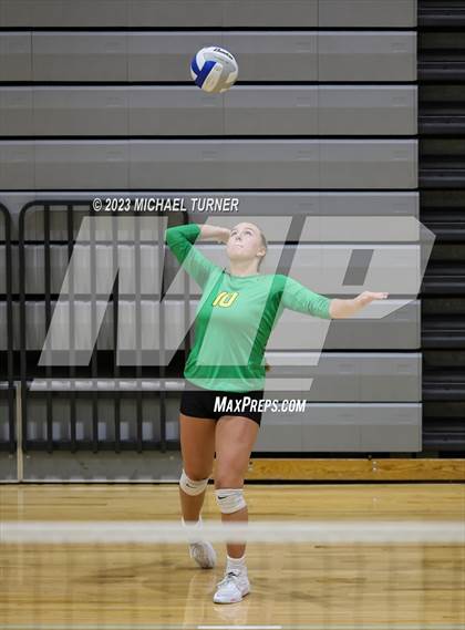 Thumbnail 3 in Lakeland vs Skyview (IHSAA 4A Quarter Final) photogallery.