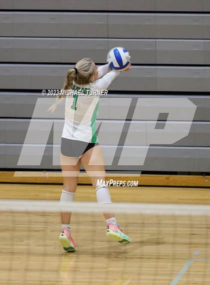 Thumbnail 3 in Lakeland vs Skyview (IHSAA 4A Quarter Final) photogallery.