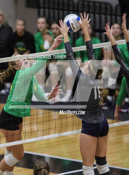Thumbnail 2 in Lakeland vs Skyview (IHSAA 4A Quarter Final) photogallery.