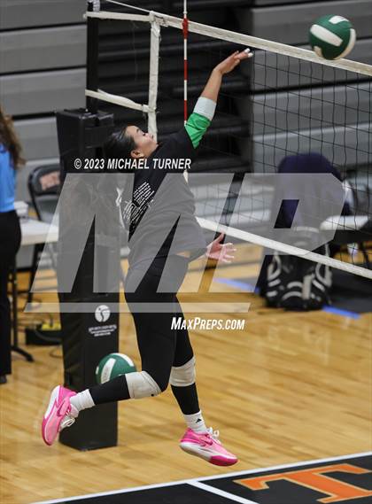 Thumbnail 3 in Lakeland vs Skyview (IHSAA 4A Quarter Final) photogallery.