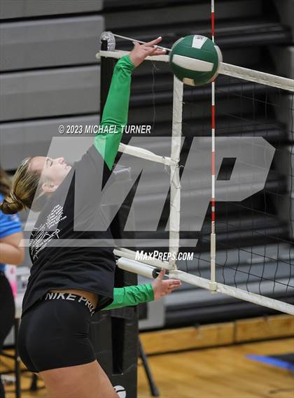 Thumbnail 3 in Lakeland vs Skyview (IHSAA 4A Quarter Final) photogallery.