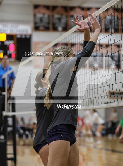 Thumbnail 1 in Lakeland vs Skyview (IHSAA 4A Quarter Final) photogallery.