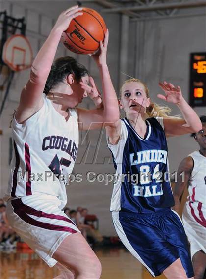 Thumbnail 2 in Linden Hall School for Girls vs. Lancaster Country Day photogallery.