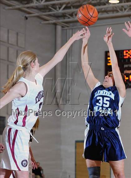 Thumbnail 3 in Linden Hall School for Girls vs. Lancaster Country Day photogallery.