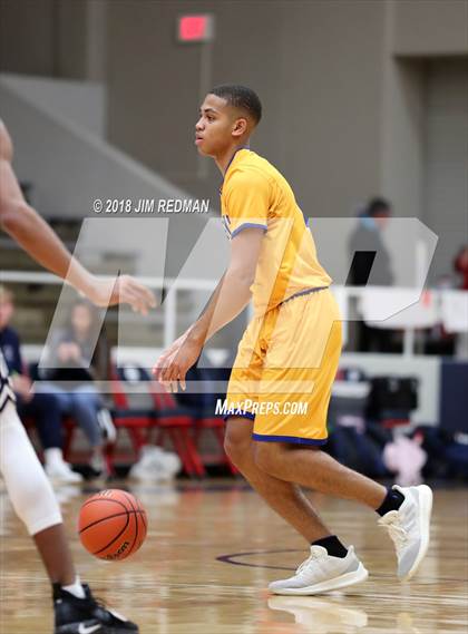 Thumbnail 3 in Fort Bend Elkins vs Tompkins (McDonald's Texas Invitational) photogallery.