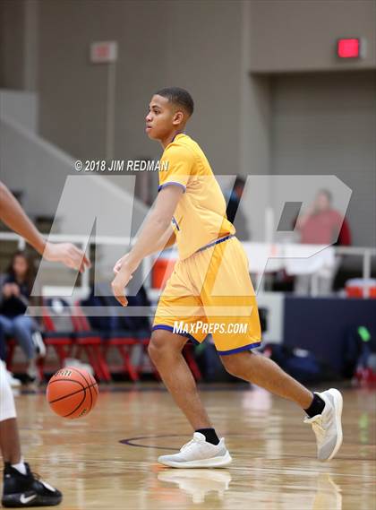Thumbnail 2 in Fort Bend Elkins vs Tompkins (McDonald's Texas Invitational) photogallery.