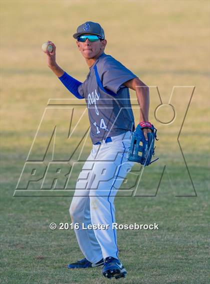 Thumbnail 2 in Brandeis vs Jay photogallery.
