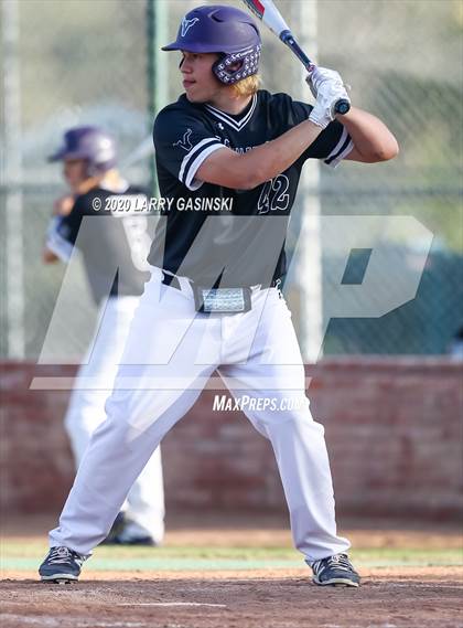 Thumbnail 2 in Valencia Baseball (Extending the Season) photogallery.