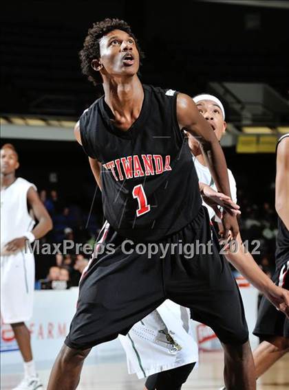 Thumbnail 2 in Etiwanda vs. Long Beach Poly (CIF SS D1AA Semifinal) photogallery.