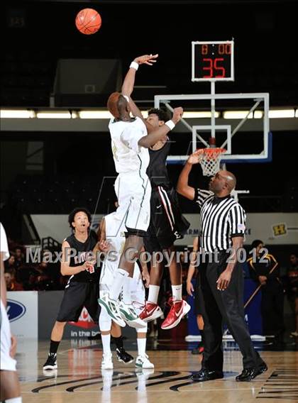 Thumbnail 2 in Etiwanda vs. Long Beach Poly (CIF SS D1AA Semifinal) photogallery.