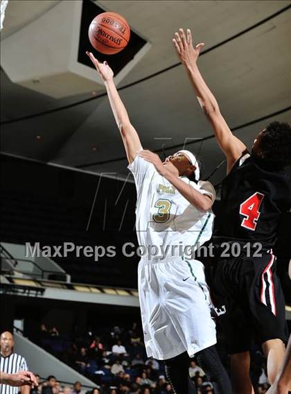 Thumbnail 3 in Etiwanda vs. Long Beach Poly (CIF SS D1AA Semifinal) photogallery.