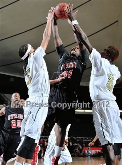 Thumbnail 3 in Etiwanda vs. Long Beach Poly (CIF SS D1AA Semifinal) photogallery.