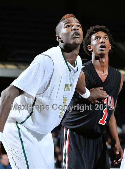 Thumbnail 3 in Etiwanda vs. Long Beach Poly (CIF SS D1AA Semifinal) photogallery.