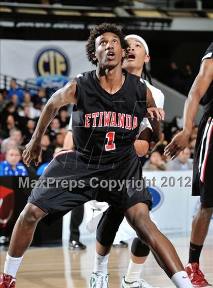 Thumbnail 3 in Etiwanda vs. Long Beach Poly (CIF SS D1AA Semifinal) photogallery.