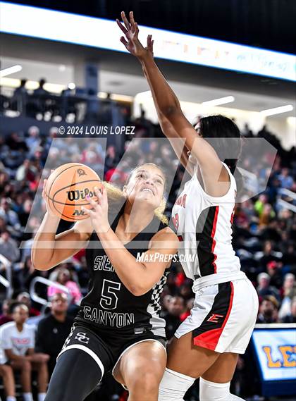 Thumbnail 3 in Sierra Canyon vs. Etiwanda (CIF SS Open DIV Championship) photogallery.