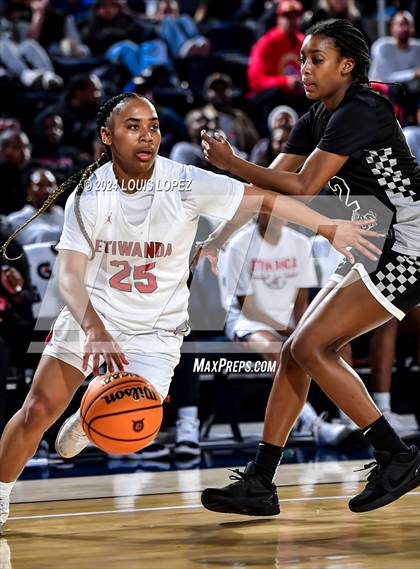 Thumbnail 3 in Sierra Canyon vs. Etiwanda (CIF SS Open DIV Championship) photogallery.