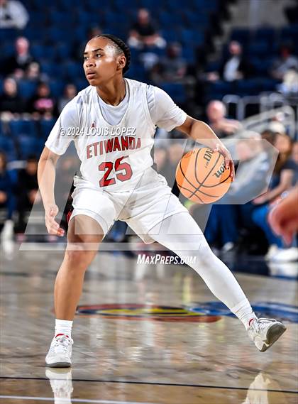Thumbnail 2 in Sierra Canyon vs. Etiwanda (CIF SS Open DIV Championship) photogallery.