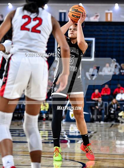 Thumbnail 1 in Sierra Canyon vs. Etiwanda (CIF SS Open DIV Championship) photogallery.
