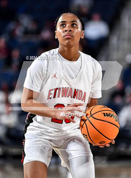 Thumbnail 1 in Sierra Canyon vs. Etiwanda (CIF SS Open DIV Championship) photogallery.