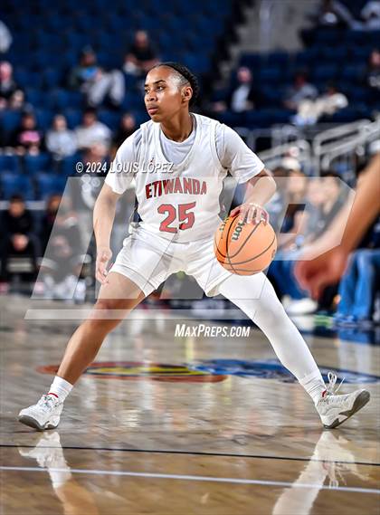 Thumbnail 3 in Sierra Canyon vs. Etiwanda (CIF SS Open DIV Championship) photogallery.